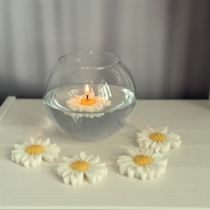 Daisy Candle